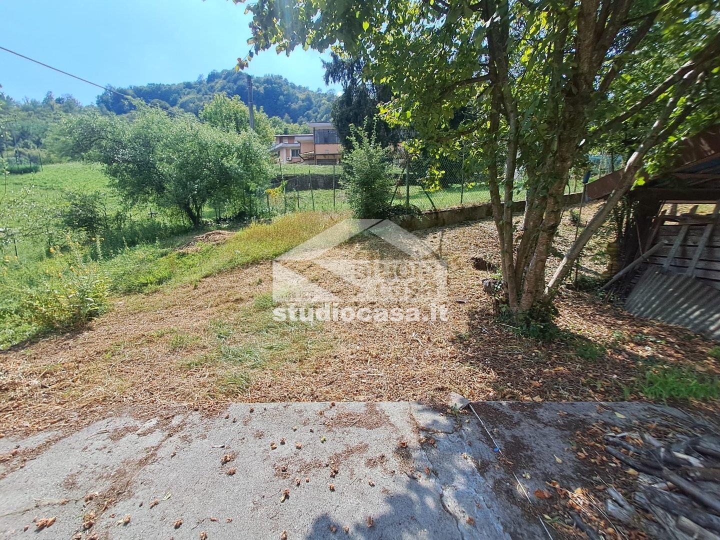 Casa Bifamiliare in vendita a Val Brembilla