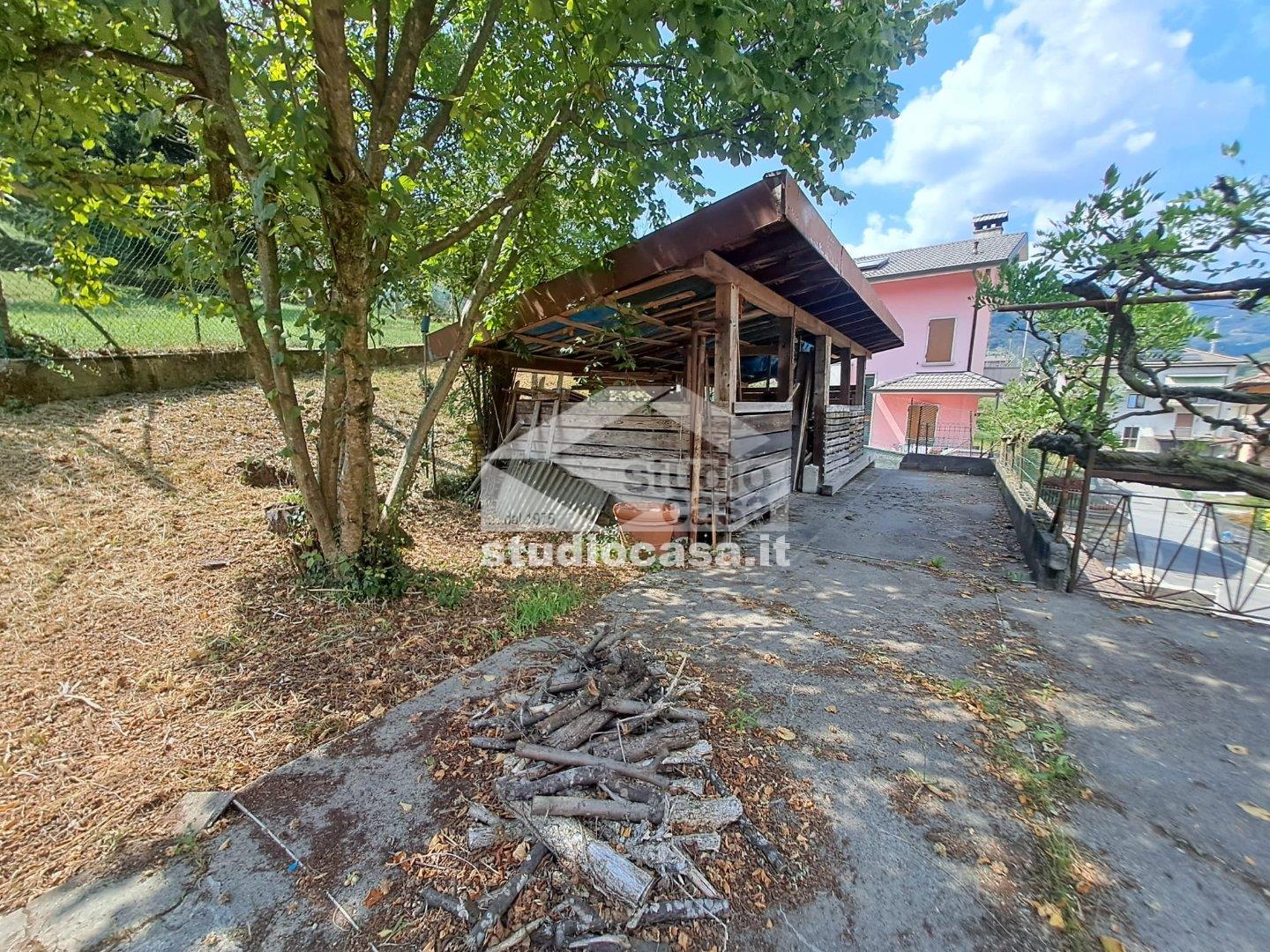 Casa Bifamiliare in vendita a Val Brembilla