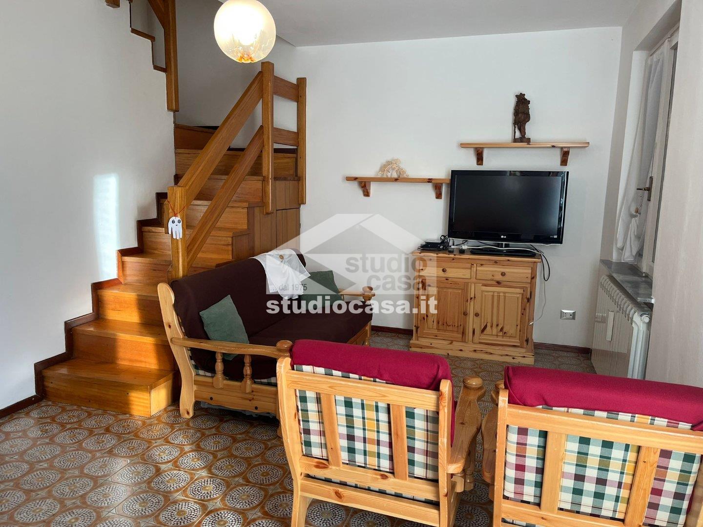 Villa a schiera di testa in vendita a Costa Serina