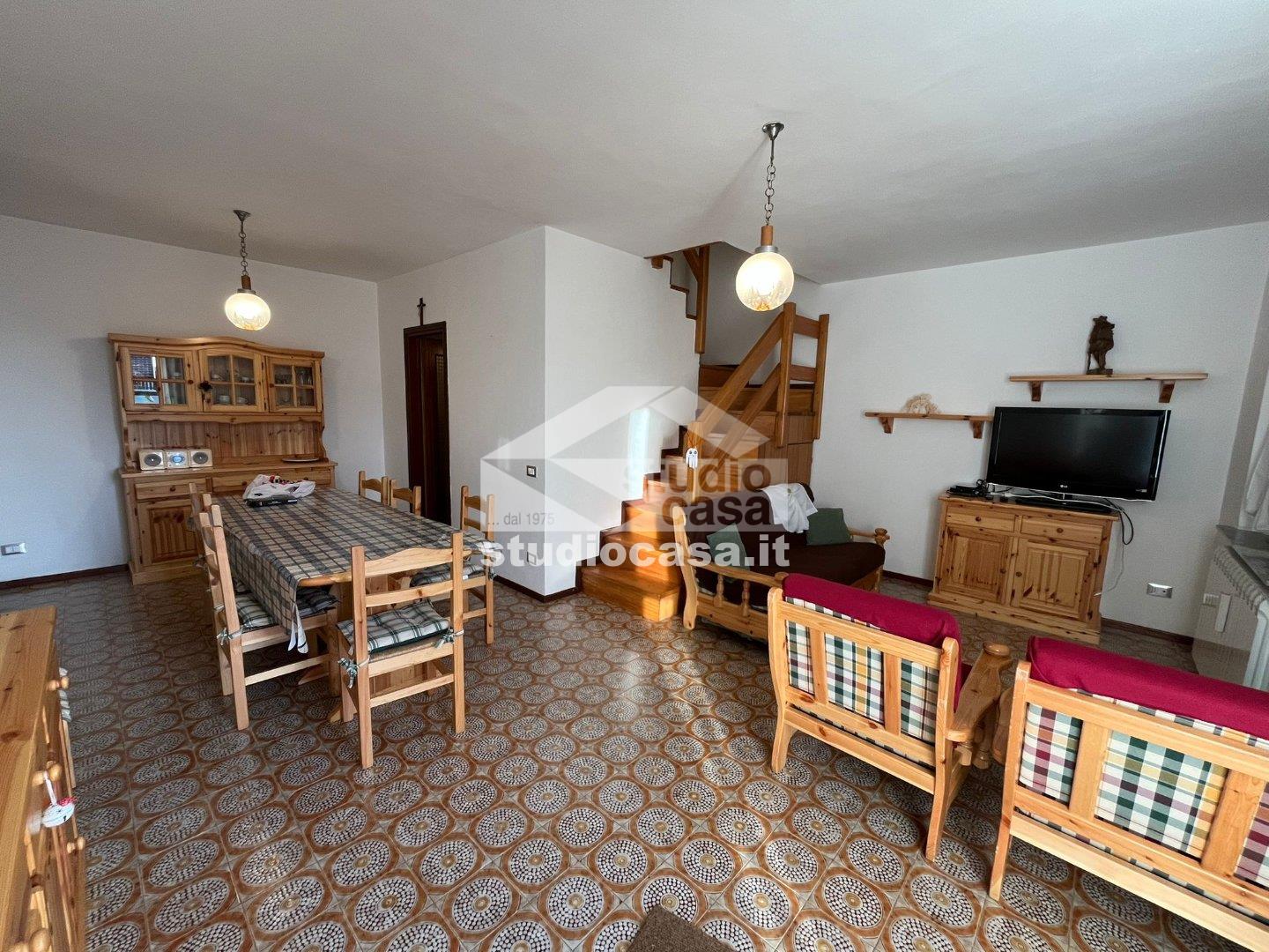 Villa a schiera di testa in vendita a Costa Serina