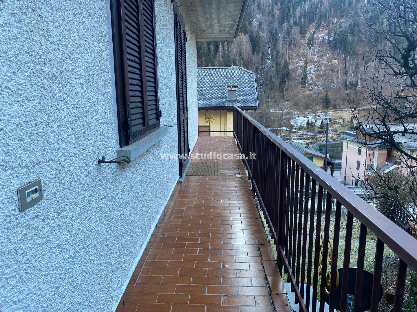 Appartamento in vendita a Carona