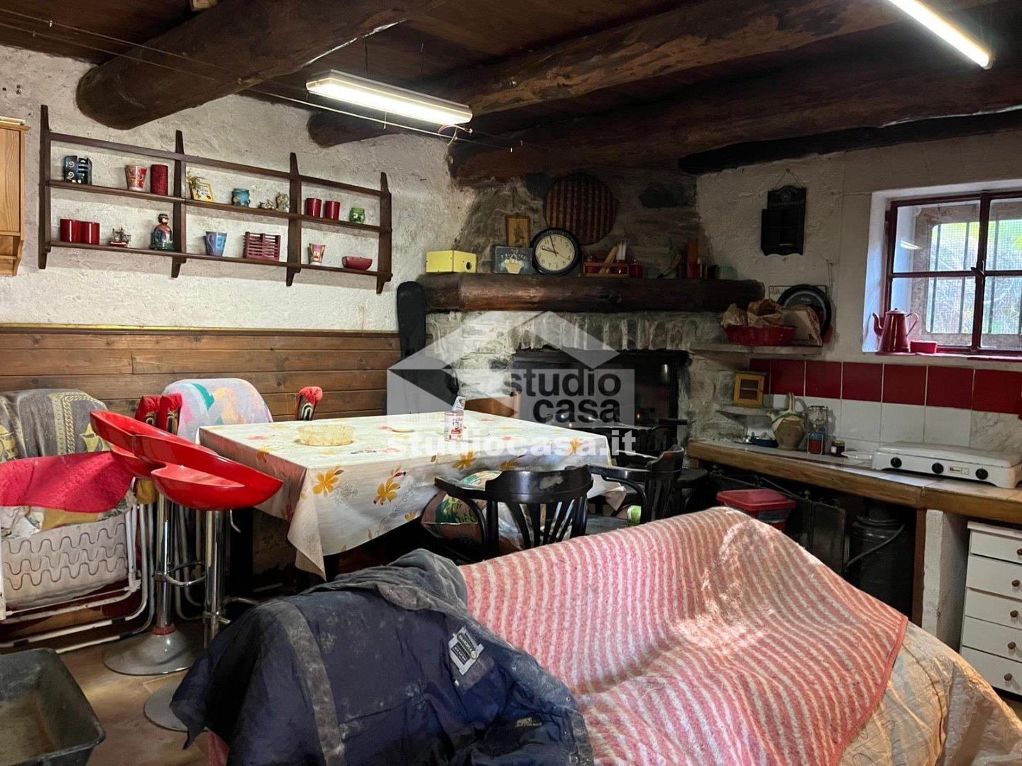 Casa Rustica in vendita a Dossena