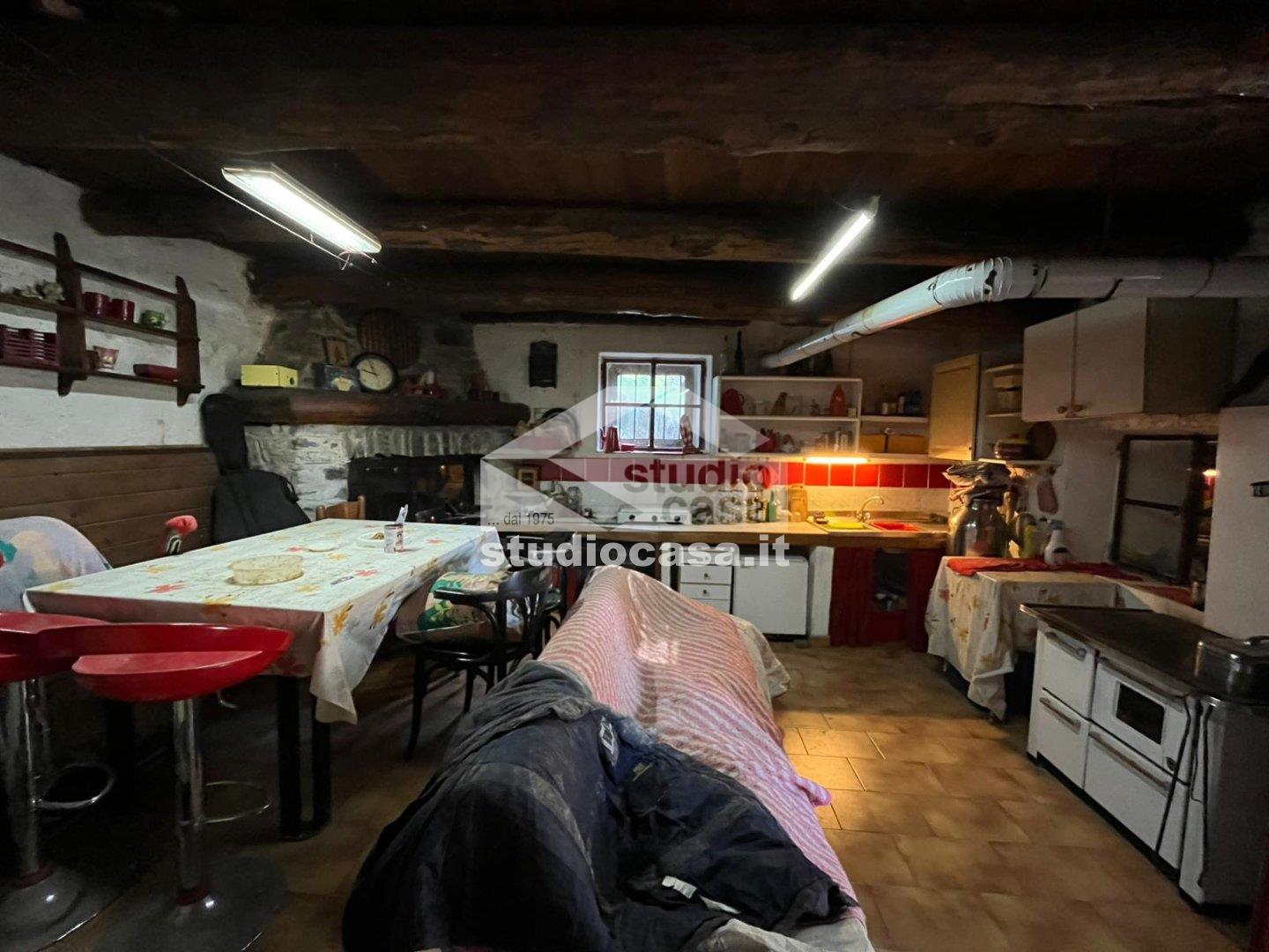 Casa Rustica in vendita a Dossena
