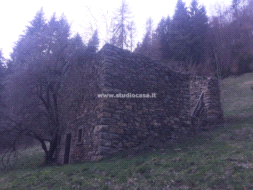 Casa Rustica in vendita a Dossena