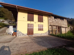 Casale in vendita a San Giovanni Bianco