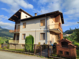 Casa Bifamiliare in vendita a Val Brembilla