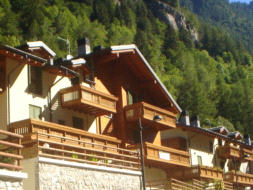 Appartamento in vendita a Carona