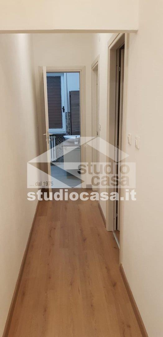 Stanza in Appartamento in affitto a Milano