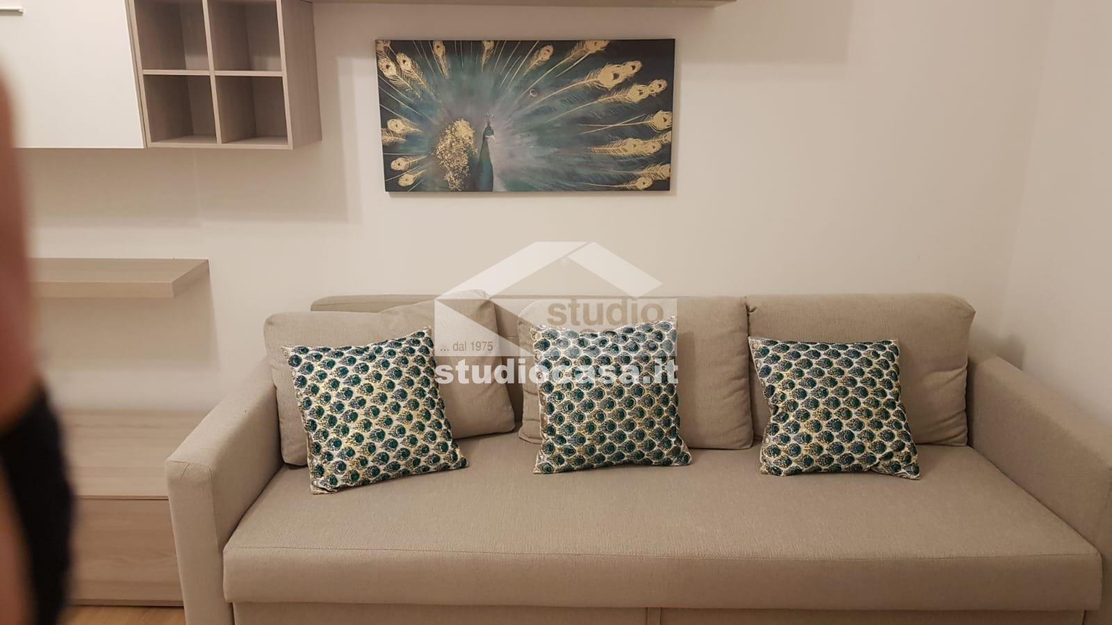 Stanza in Appartamento in affitto a Milano