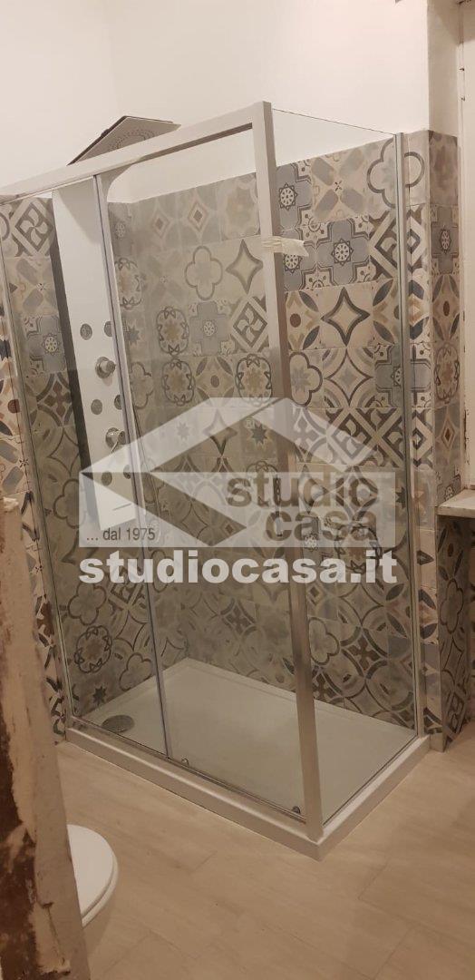 Stanza in Appartamento in affitto a Milano