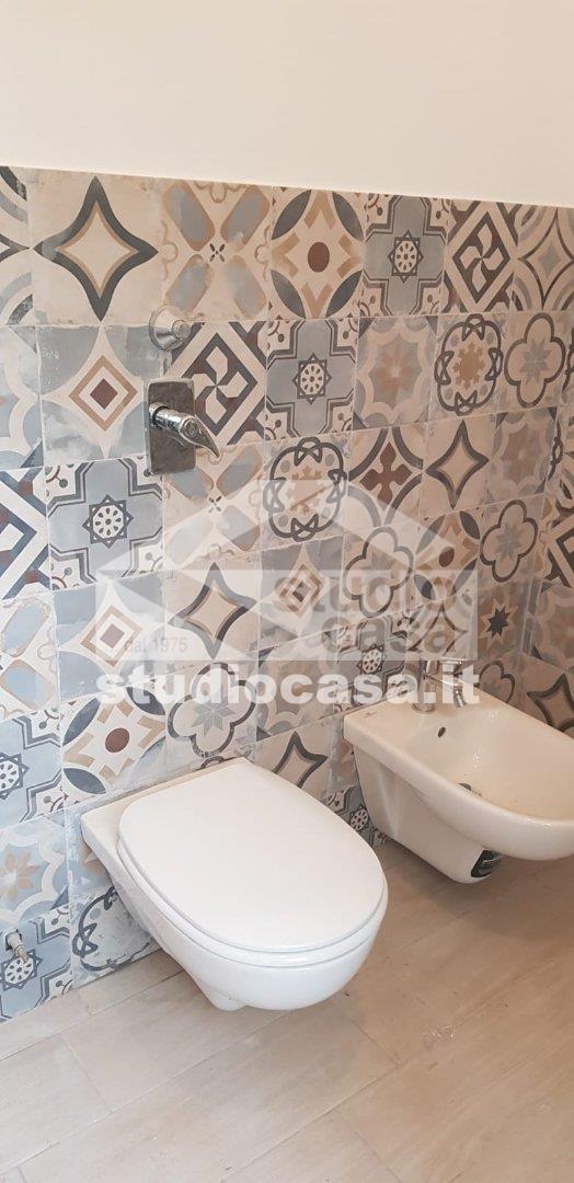 Stanza in Appartamento in affitto a Milano