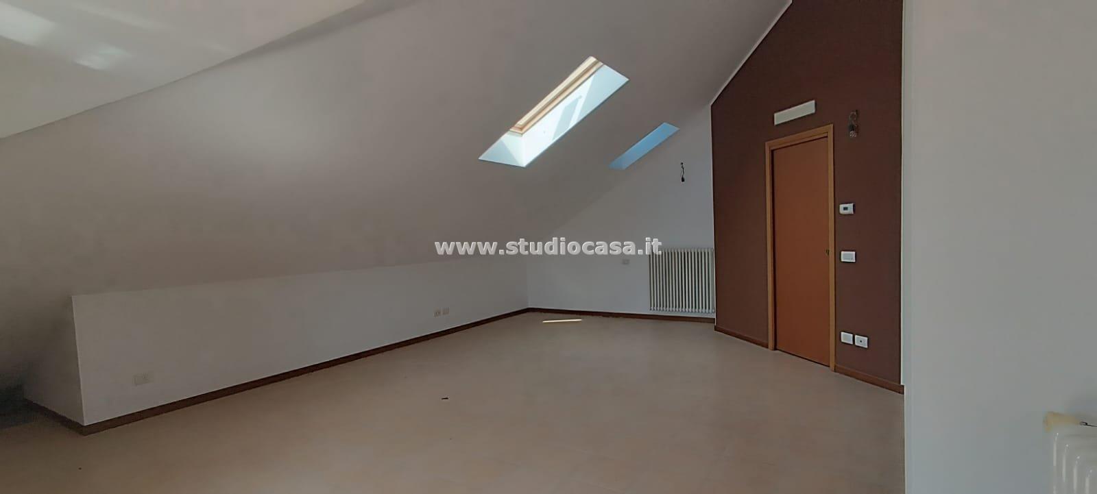 Mansarda in affitto a Melegnano