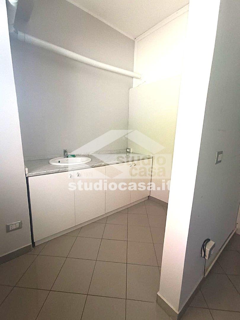 Ufficio in affitto a Melegnano
