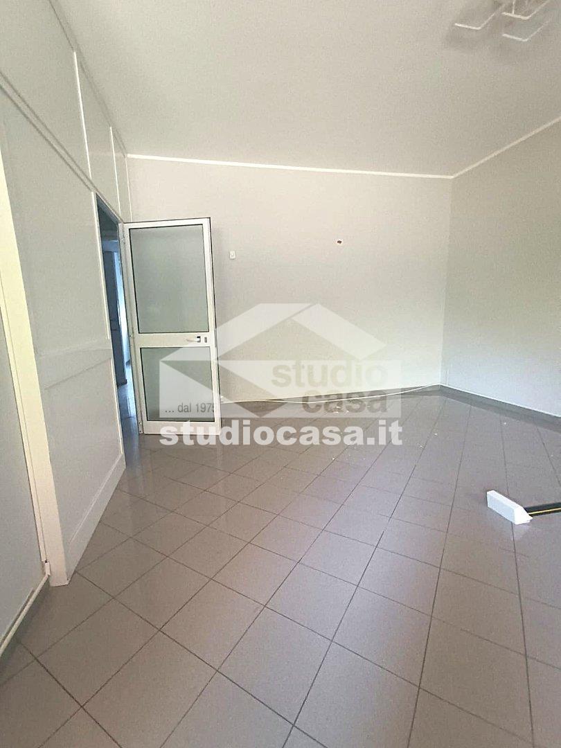 Ufficio in affitto a Melegnano