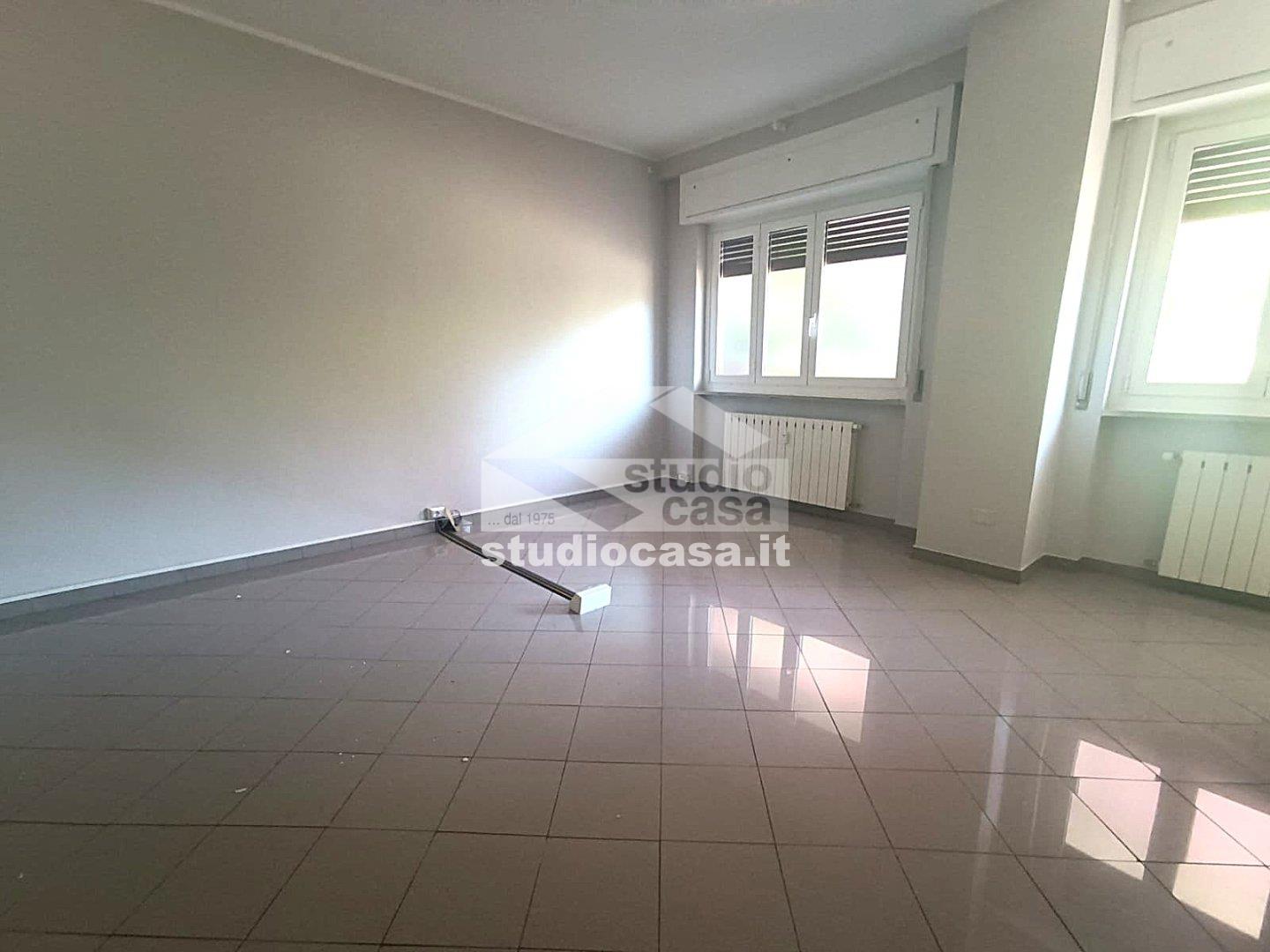 Ufficio in affitto a Melegnano