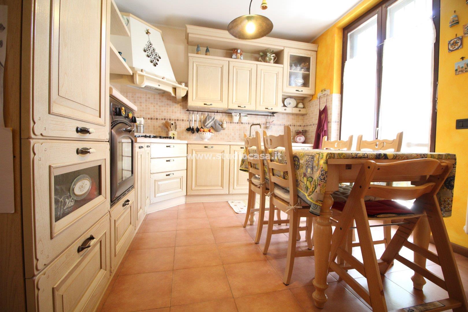 Villa a schiera di testa in vendita a Caselle Lurani