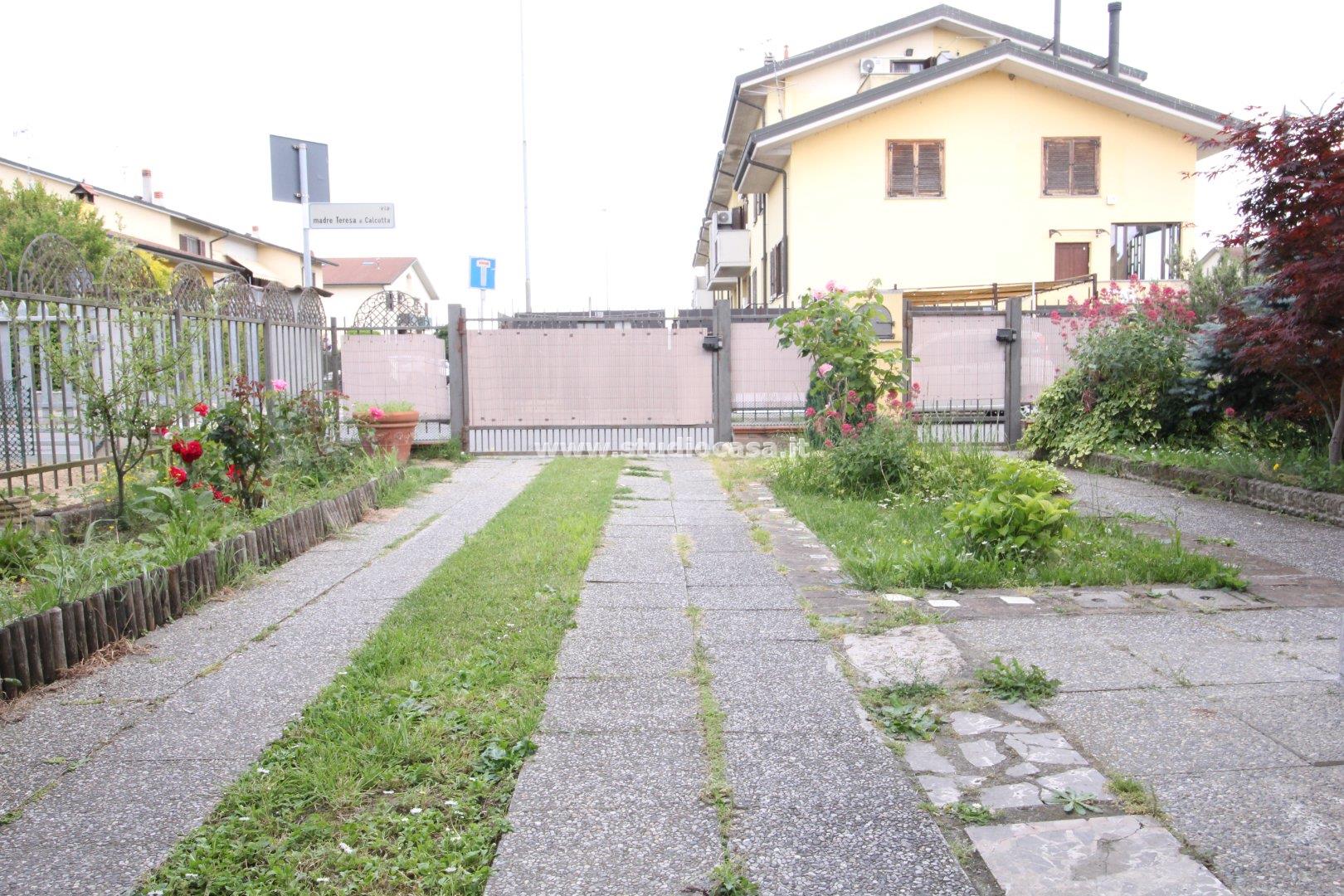 Villa a schiera di testa in vendita a Caselle Lurani
