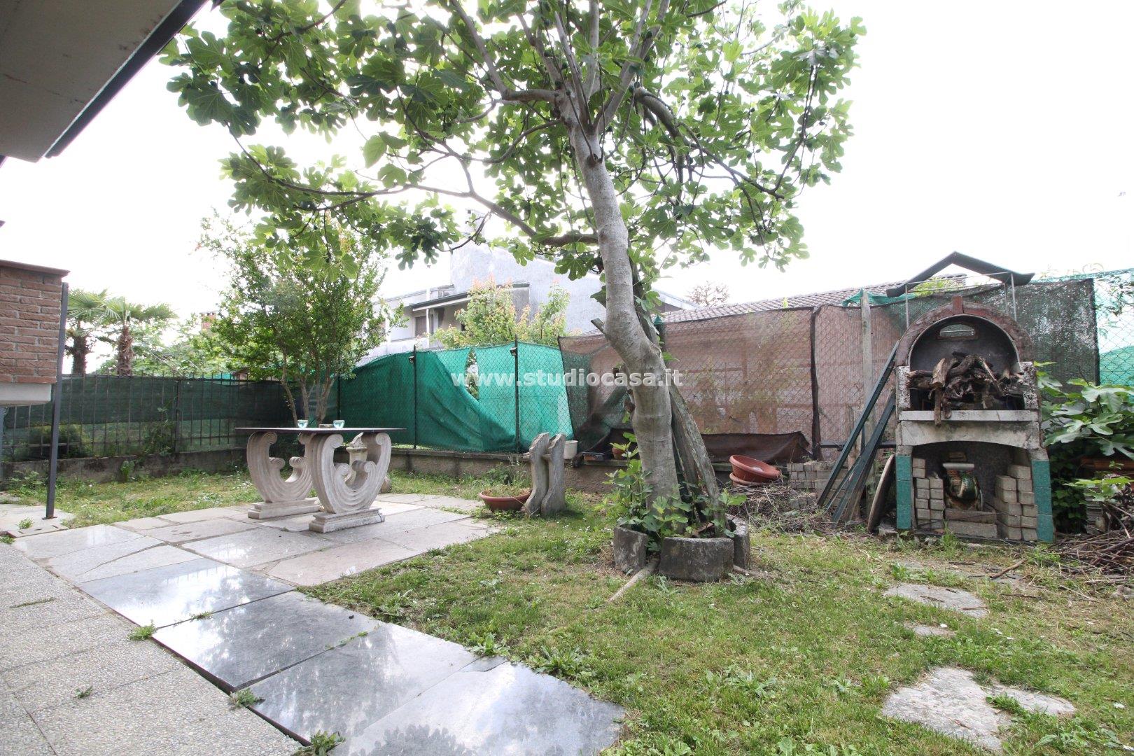 Villa a schiera di testa in vendita a Caselle Lurani