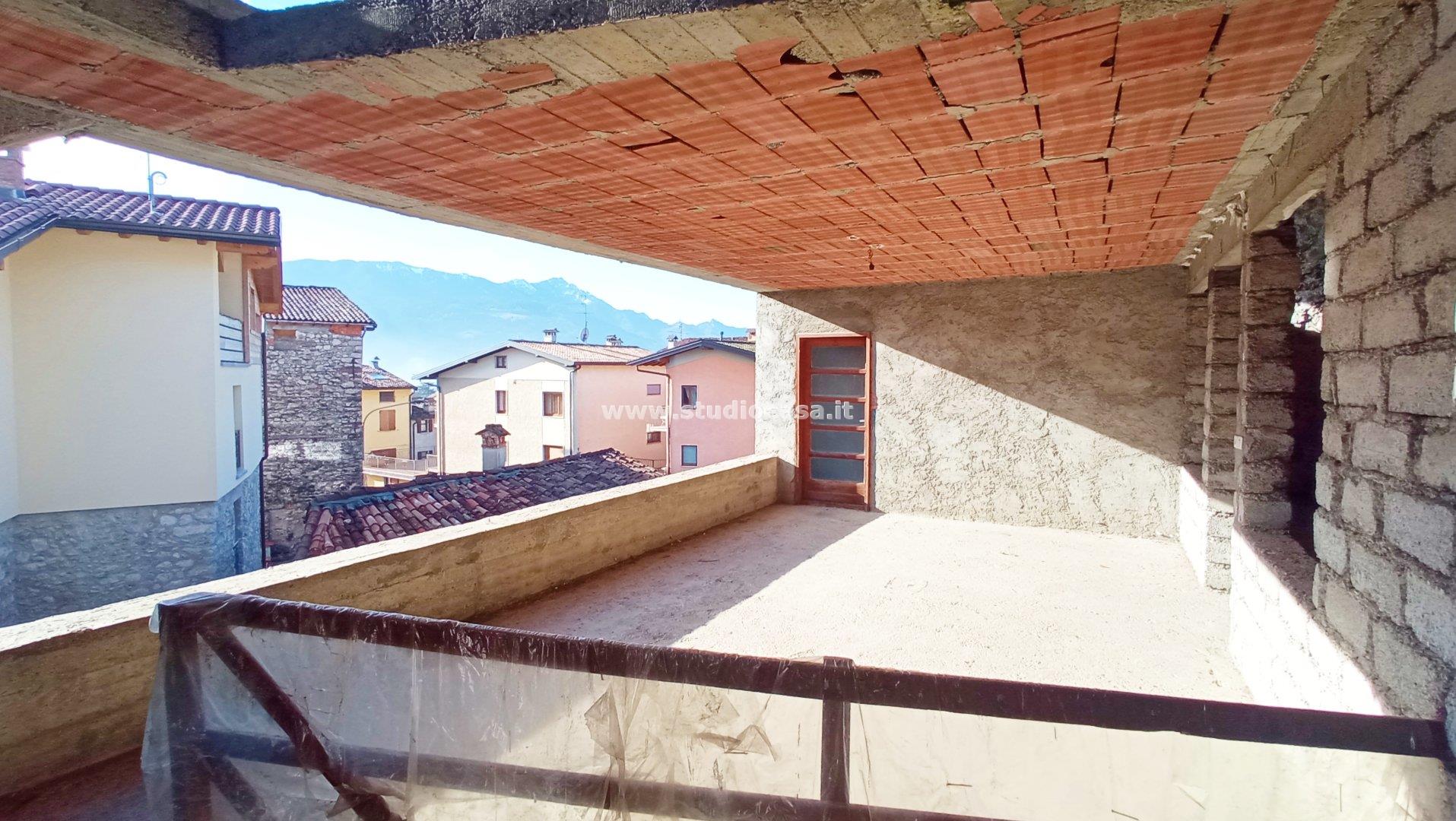 Casa Plurifamiliare in vendita a Rovetta