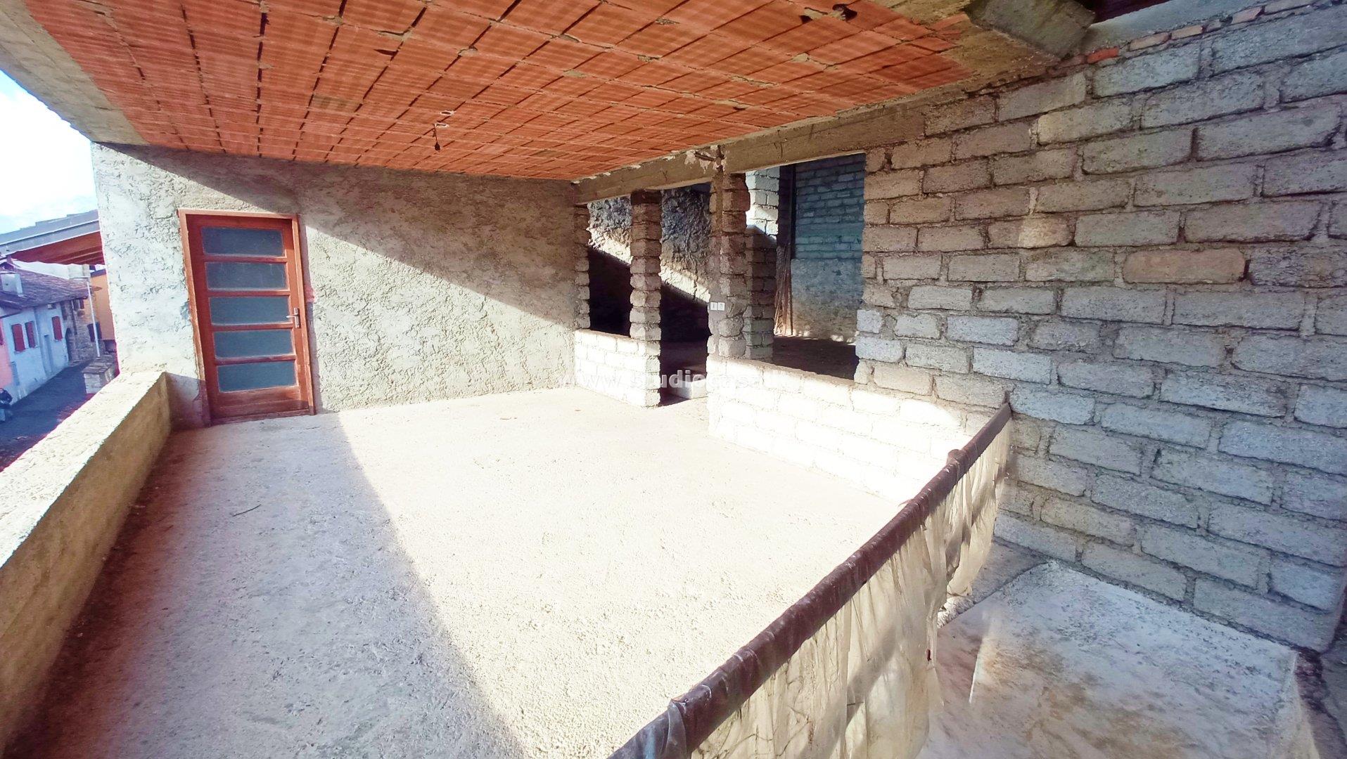 Casa Plurifamiliare in vendita a Rovetta