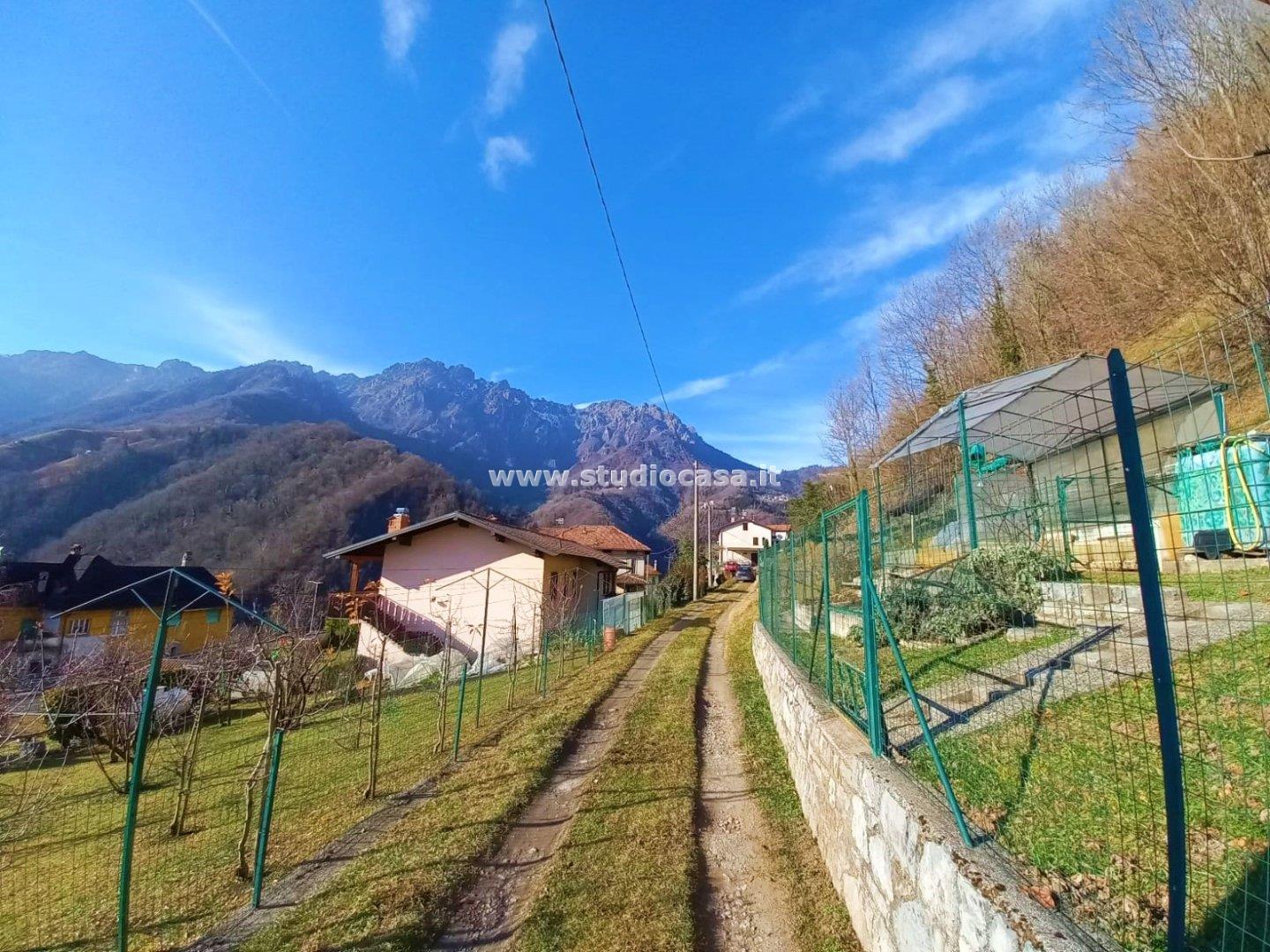 Terreno Residenziale in vendita a Gorno