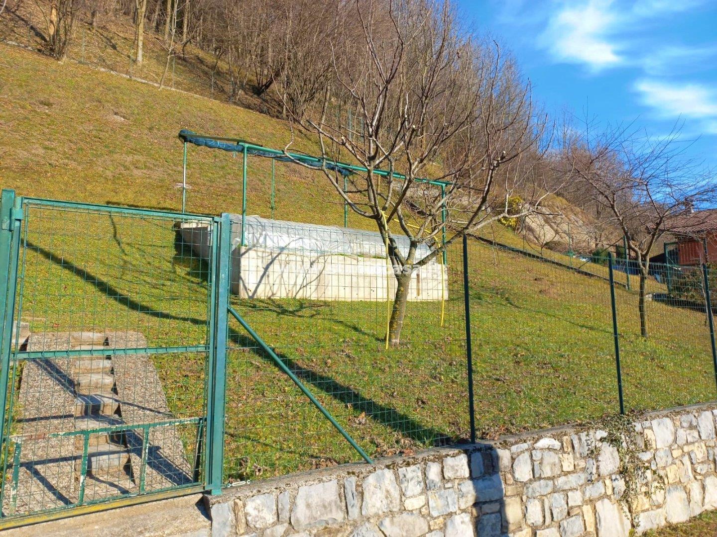 Terreno Residenziale in vendita a Gorno