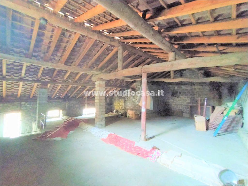 Casa Bifamiliare in vendita a Gorno