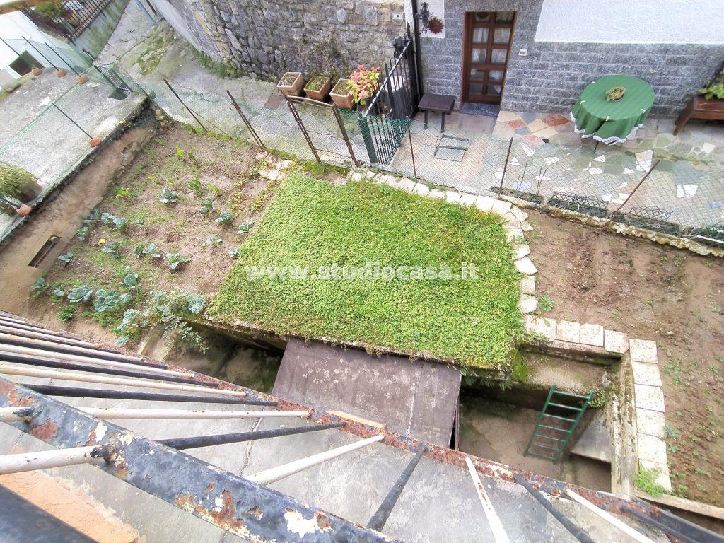 Casa Bifamiliare in vendita a Gorno