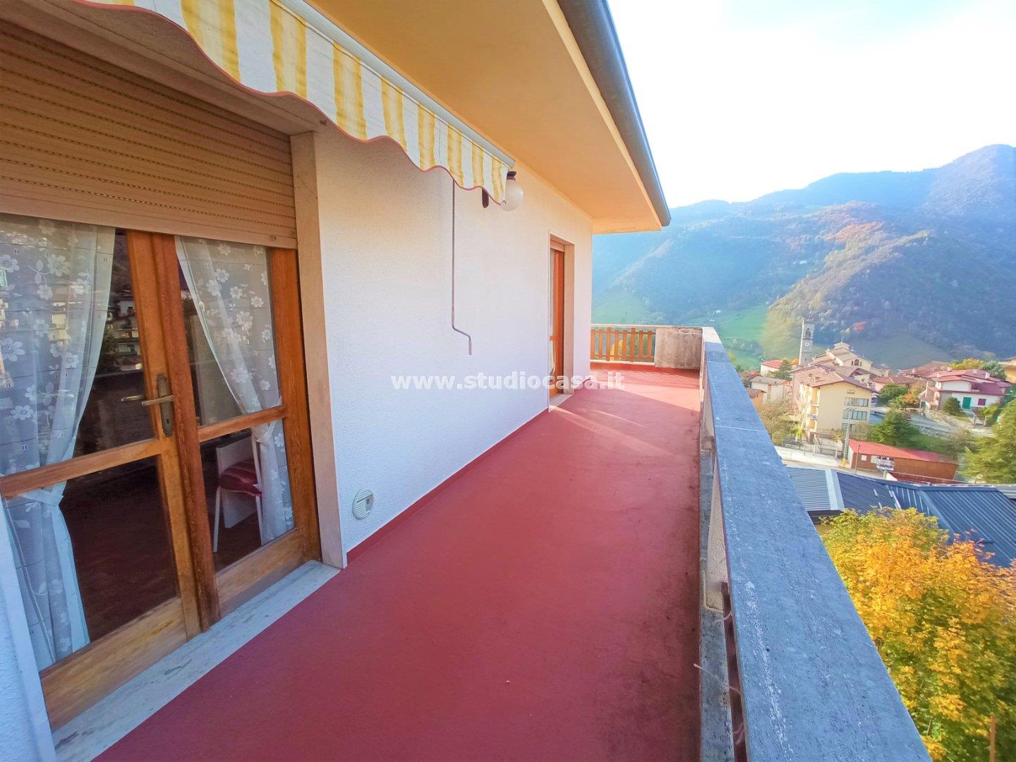 Appartamento in vendita a Gorno