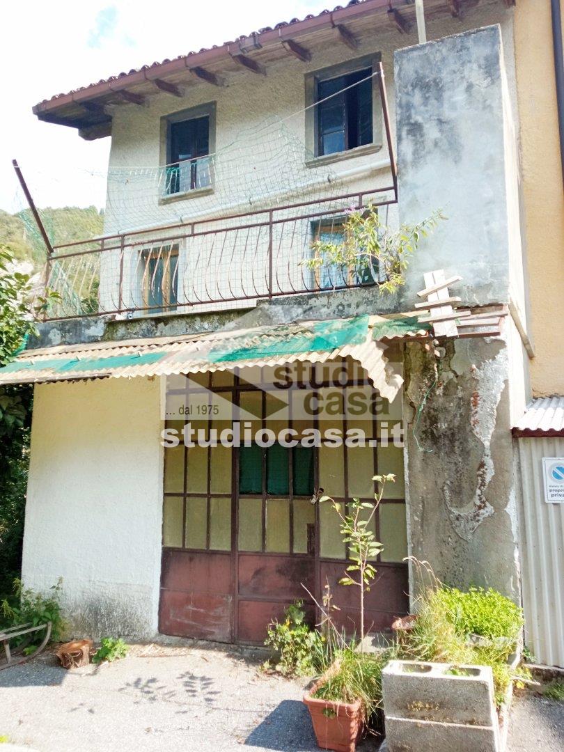 Casa Rustica in vendita a Gorno