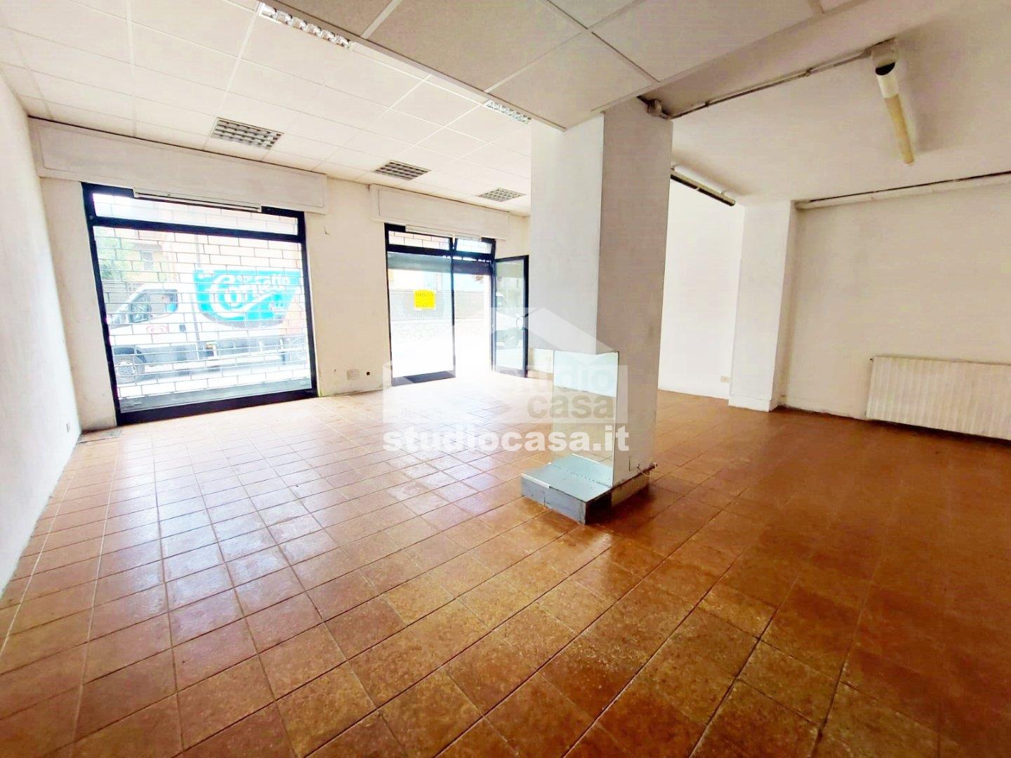 Negozio in vendita a Clusone