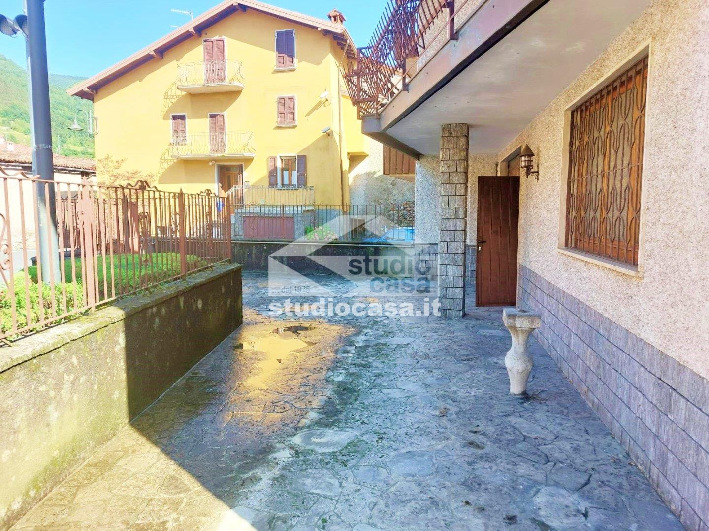 Casa Bifamiliare in vendita a Cerete