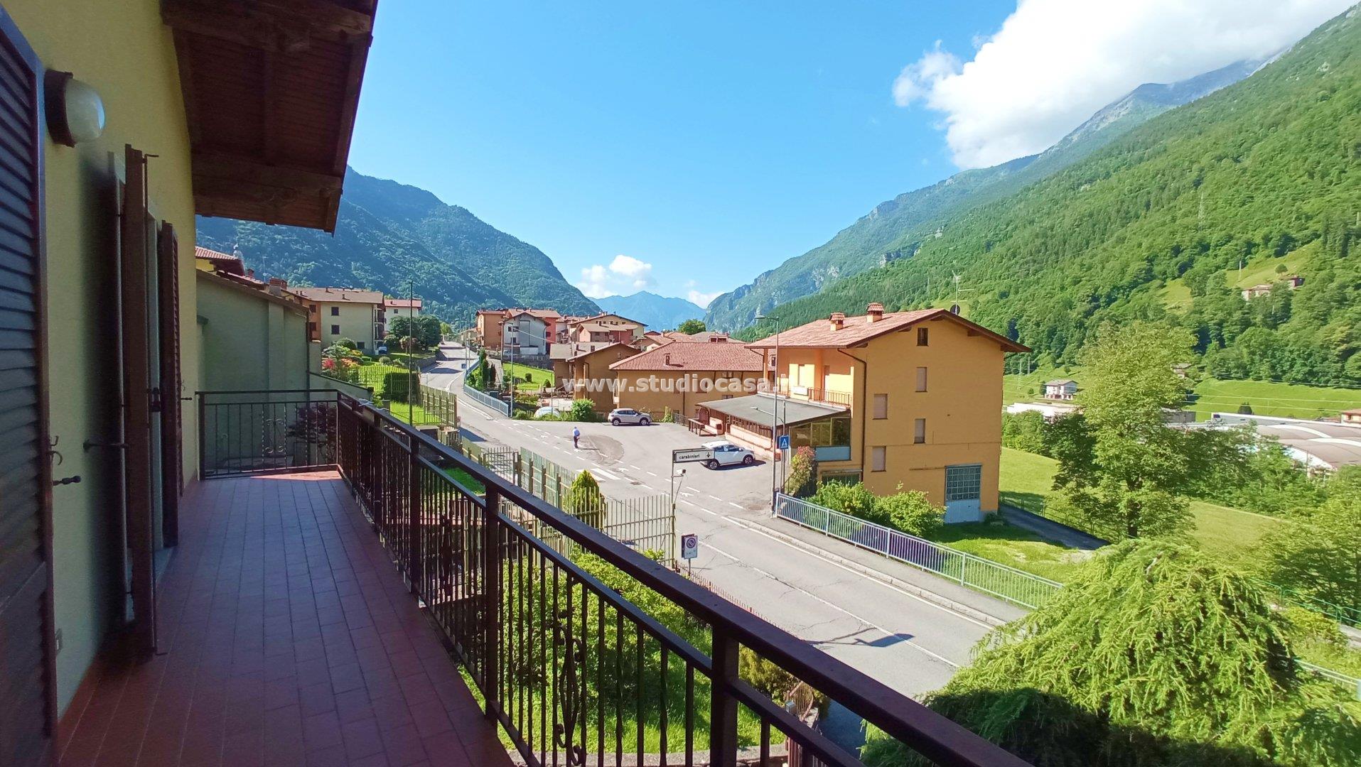 Villa Plurifamiliare in vendita a Ardesio