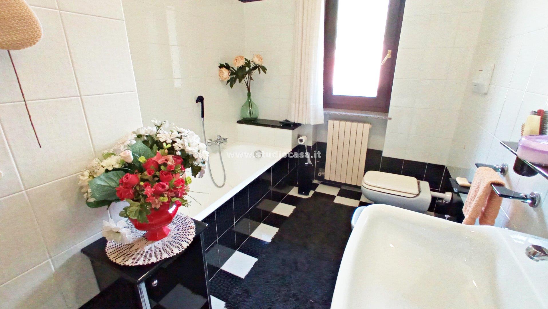 Villa Plurifamiliare in vendita a Ardesio