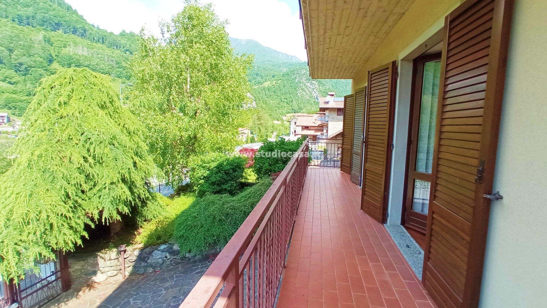 Villa Plurifamiliare in vendita a Ardesio