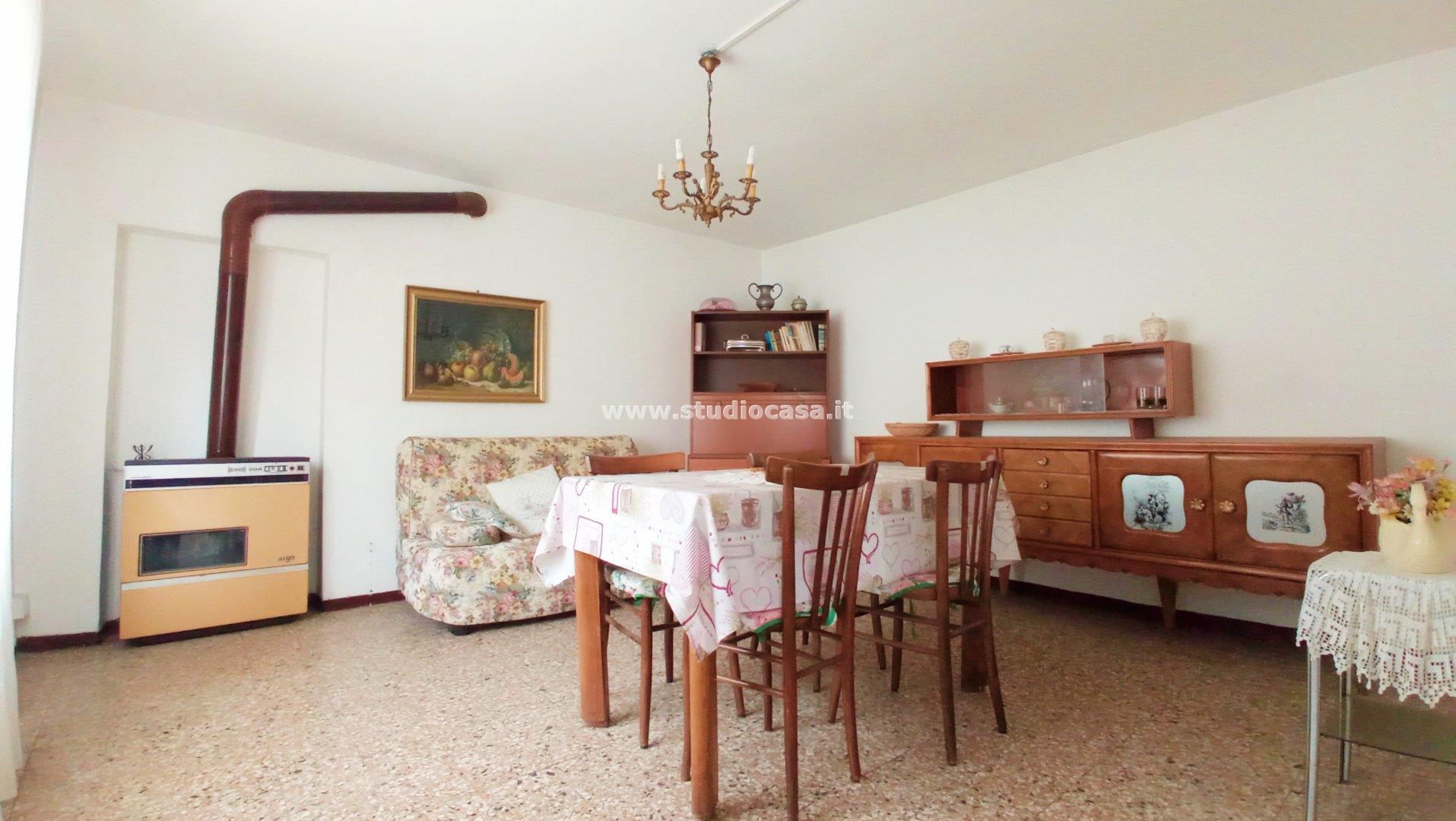 Casa Unifamiliare in vendita a Gorno