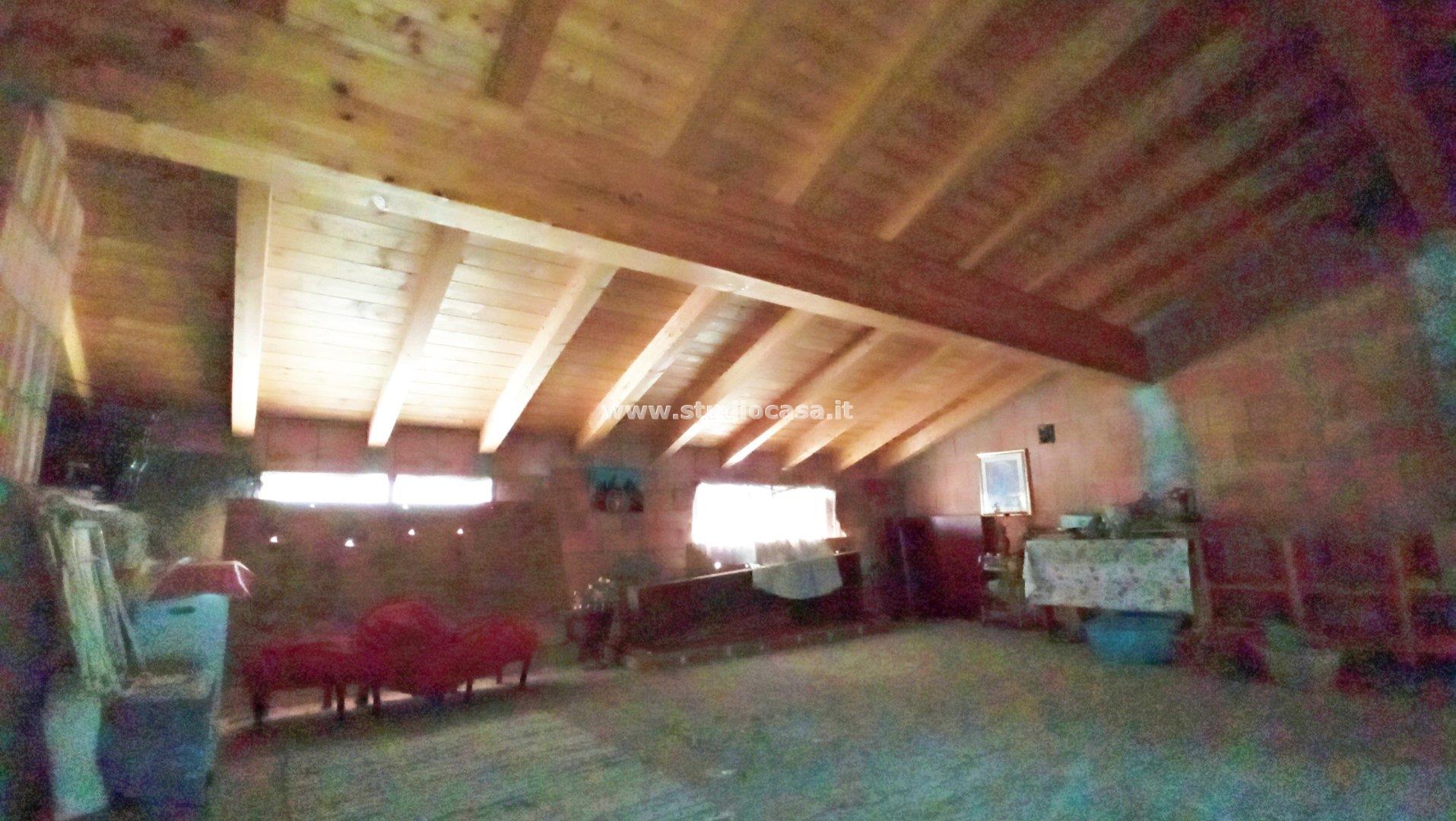 Casa Unifamiliare in vendita a Gorno