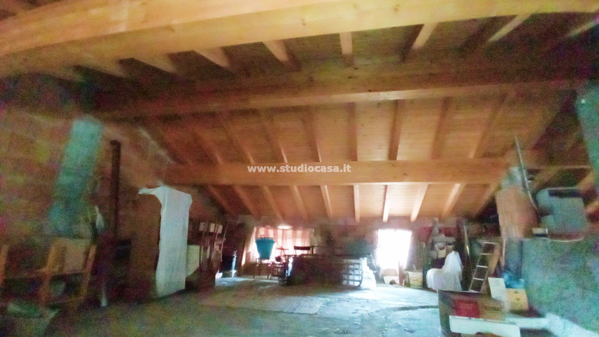 Casa Unifamiliare in vendita a Gorno