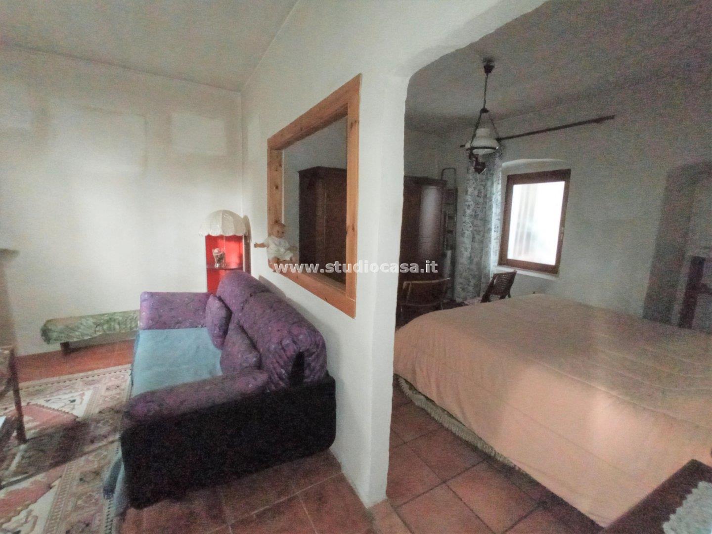 Appartamento in vendita a Gorno