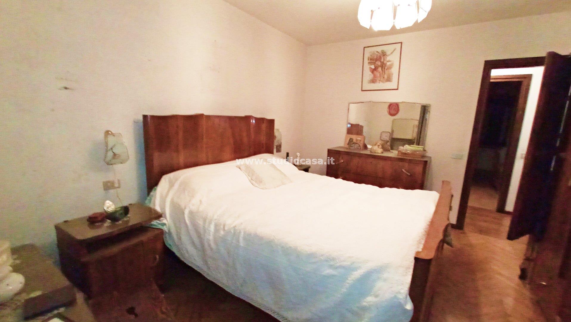 Casa Plurifamiliare in vendita a Gorno