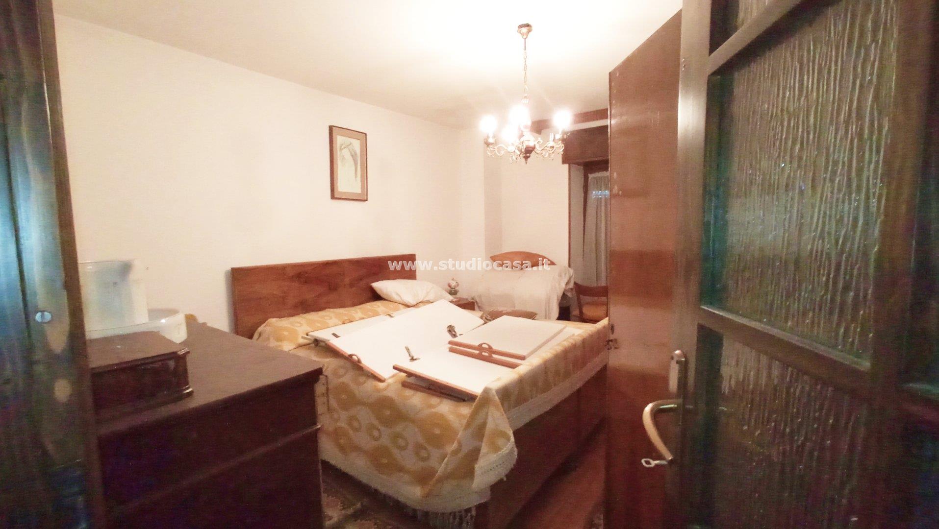 Casa Plurifamiliare in vendita a Gorno