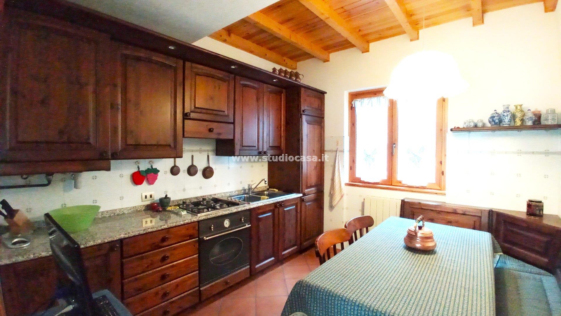Appartamento in vendita a Rovetta