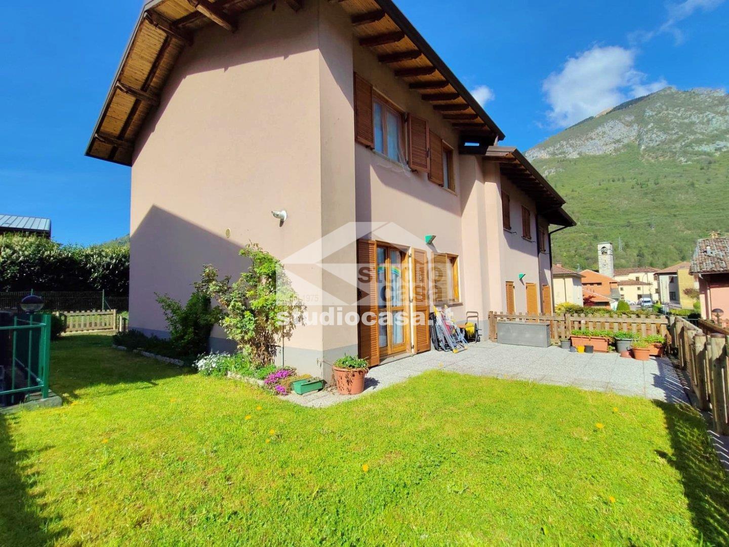 Villa a schiera di testa in vendita a Piario