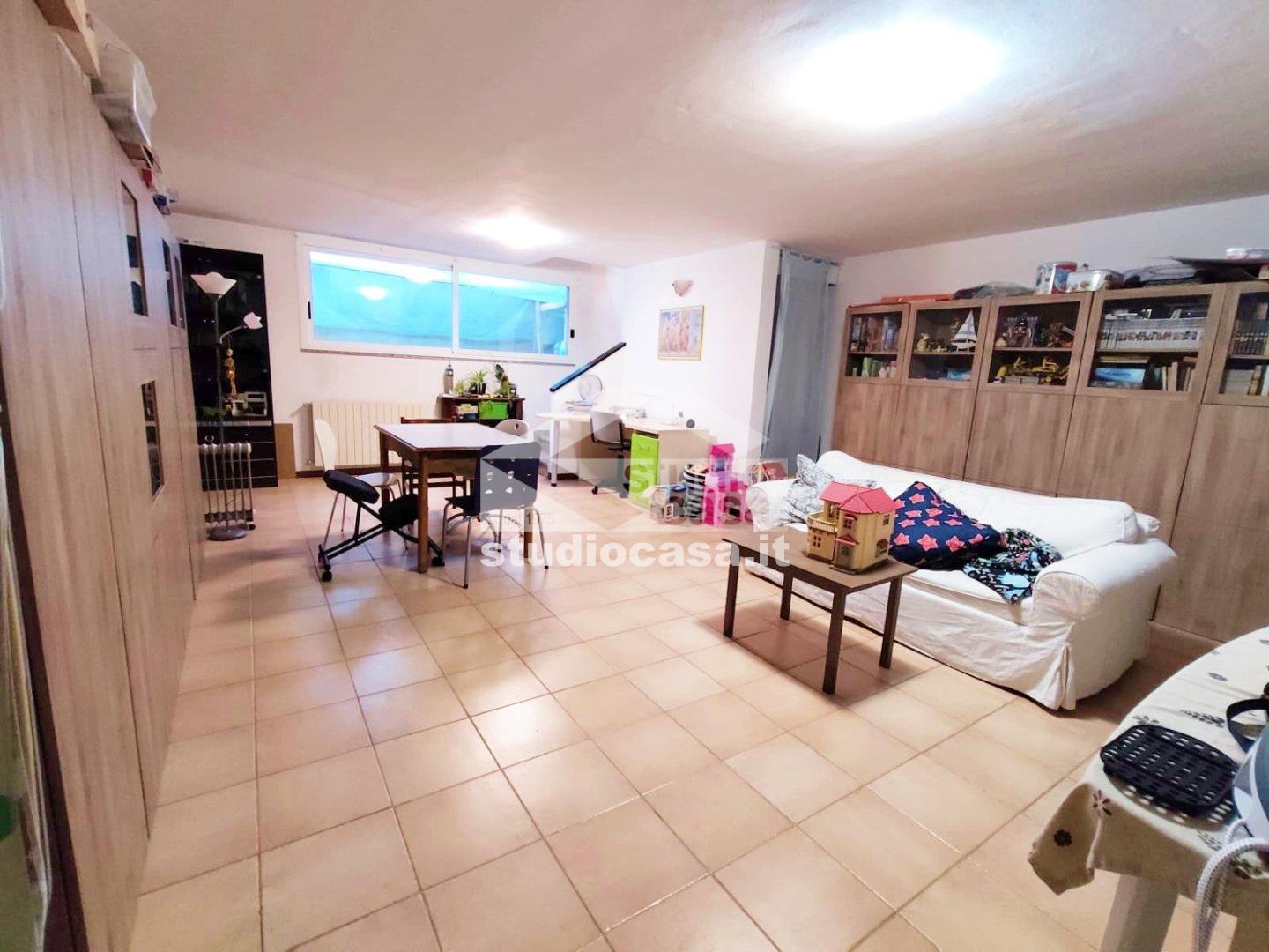 Villa a schiera di testa in vendita a Piario