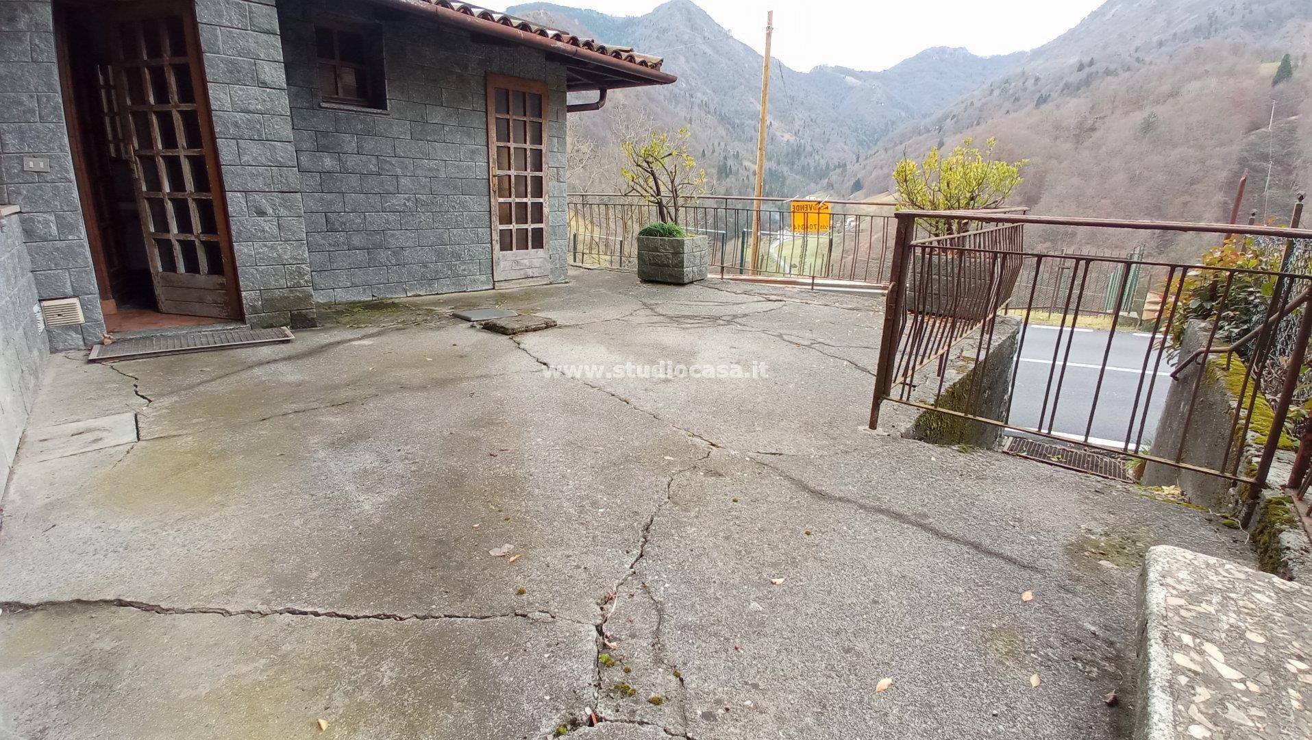 Appartamento in vendita a Gorno