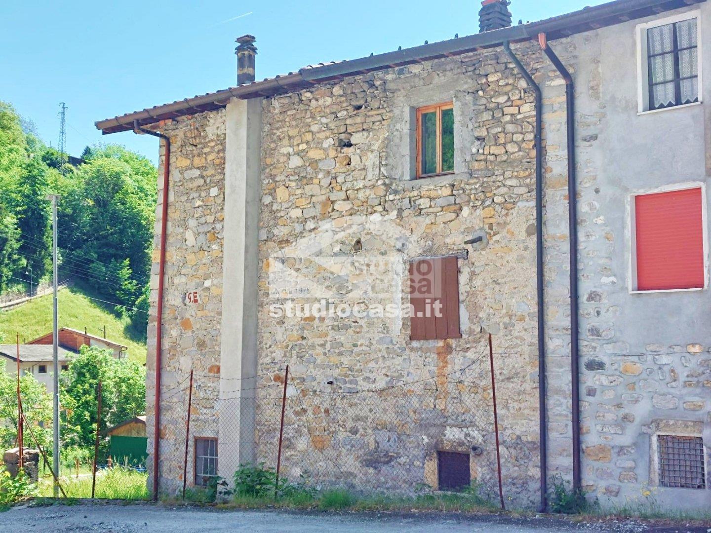 Casa Unifamiliare in vendita a Clusone