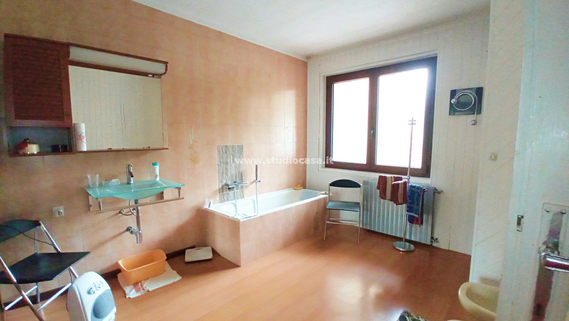 Casa Bifamiliare in vendita a Ponte Nossa