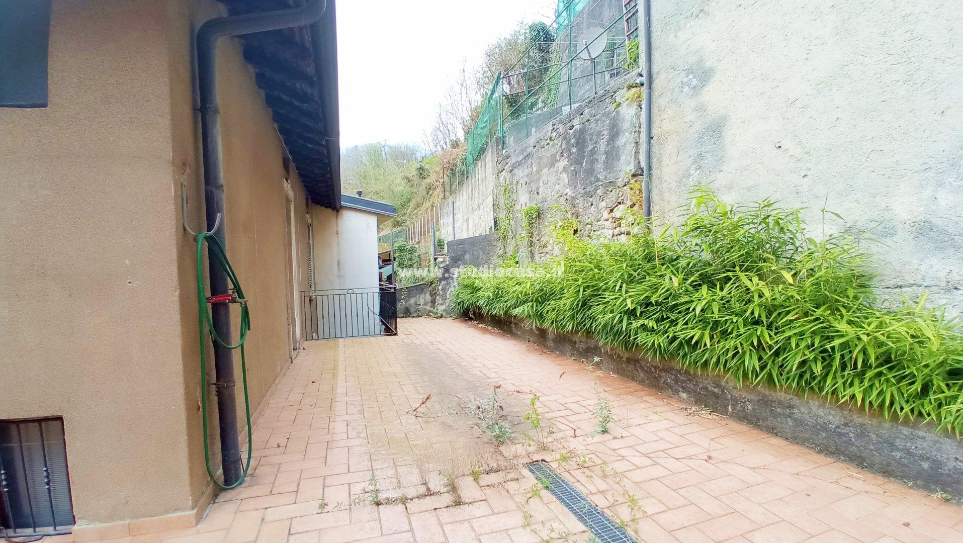 Casa Bifamiliare in vendita a Ponte Nossa