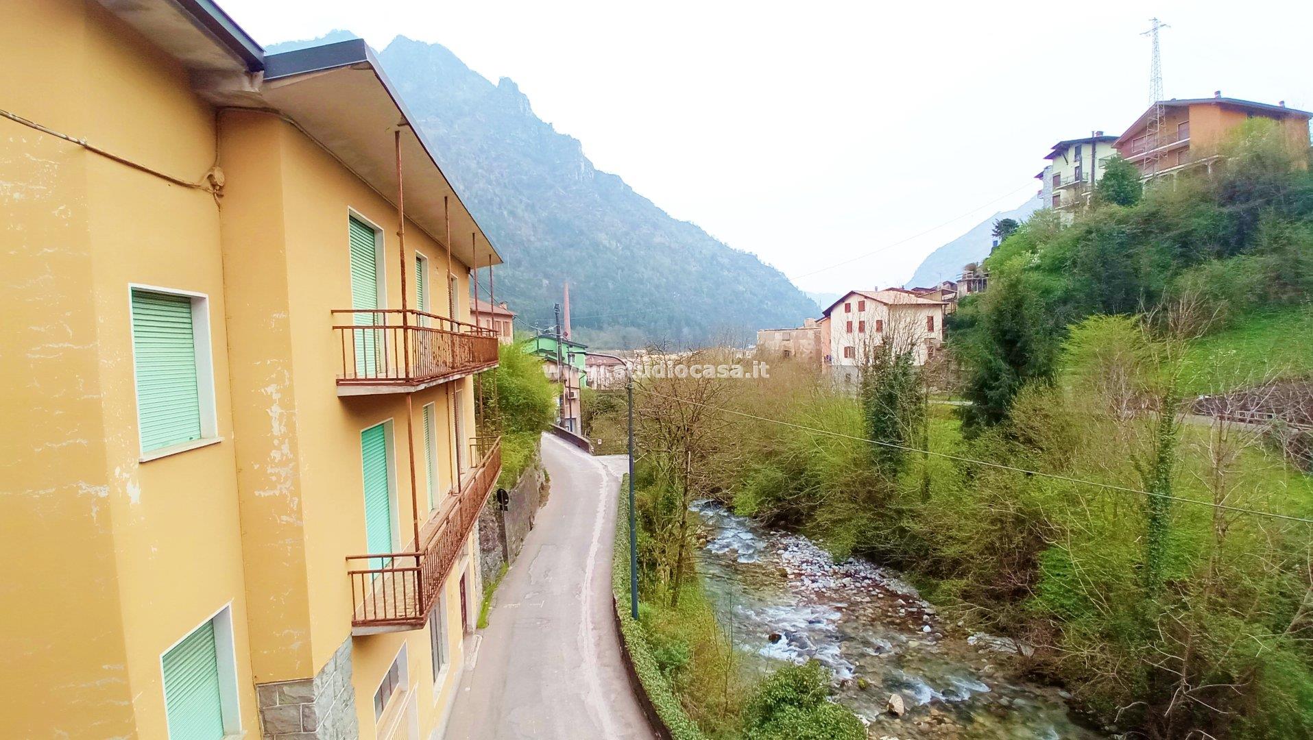 Casa Bifamiliare in vendita a Ponte Nossa