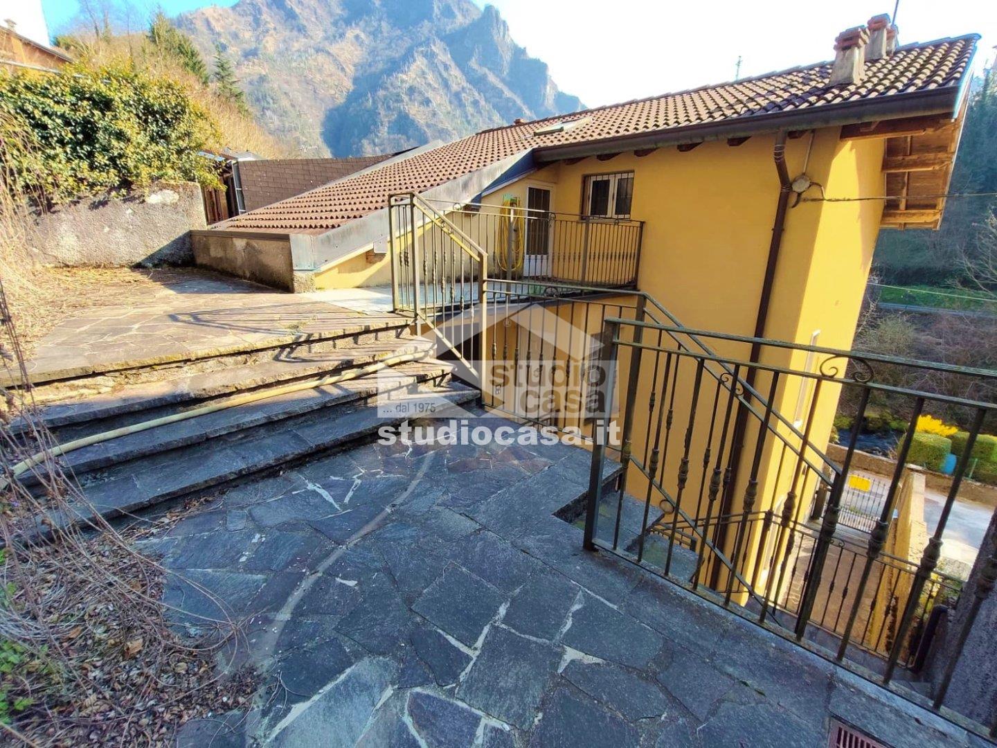 Casa Bifamiliare in vendita a Ponte Nossa